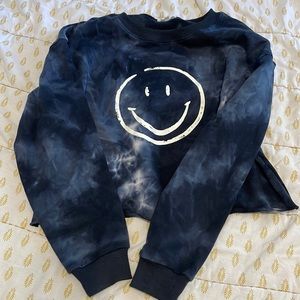 NWOT Smiley Pullover